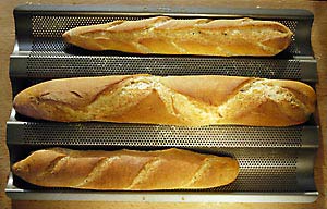 Baguette in Baguetteform gebacken