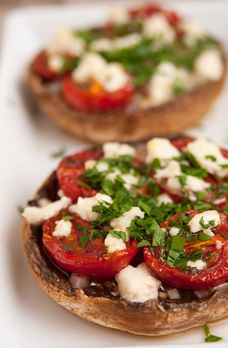 Rezept mit Bild für gefüllte Champignons mit Ziegenkäse und Tomaten - foolforfood.de