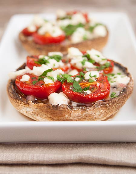 Rezept mit Bild für gefüllte Champignons mit Ziegenkäse und Tomaten - foolforfood.de