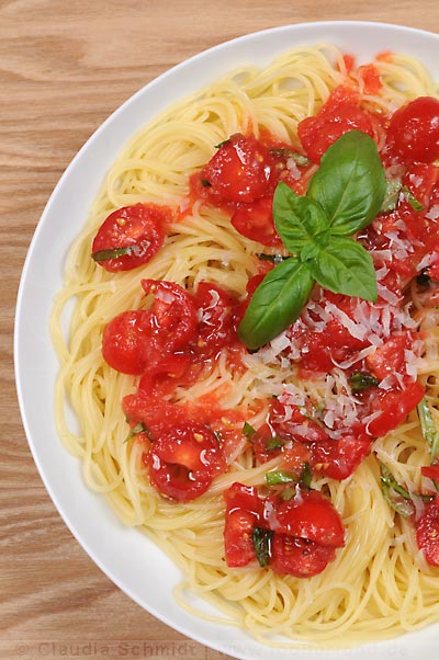 Kaltes Tomatensugo - perfekt für den Sommer