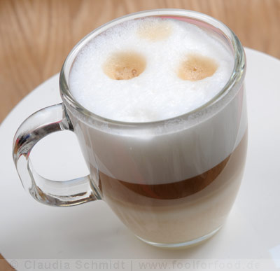 Latte Macchiato mit Cappuccion-Milch