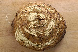 Sauerteig-Ölsaatenbrot