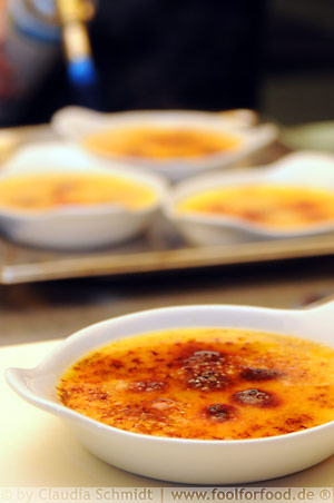 Creme brulee mit Himbeeren und Himbeergeist