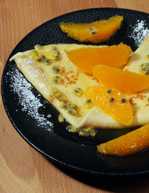 Cr?pes mit Orangen und Maracuja