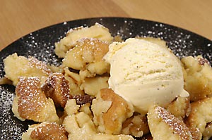 Kaiserschmarrn mit Vanilleeis