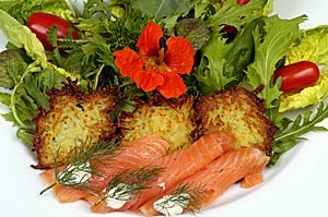 Kartoffelpuffer mit Lachs