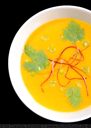 Kokos-Möhren-Mango-Suppe