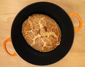 No-Knead-Bread in der Le Creuset Marmite