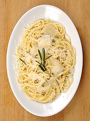 Spaghetti mit Rosmarin-Butter