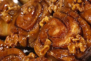 Sticky Buns mit Walnüssen